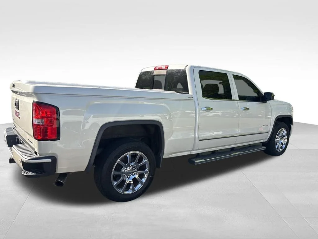 Used 2015 White GMC Denali image 12