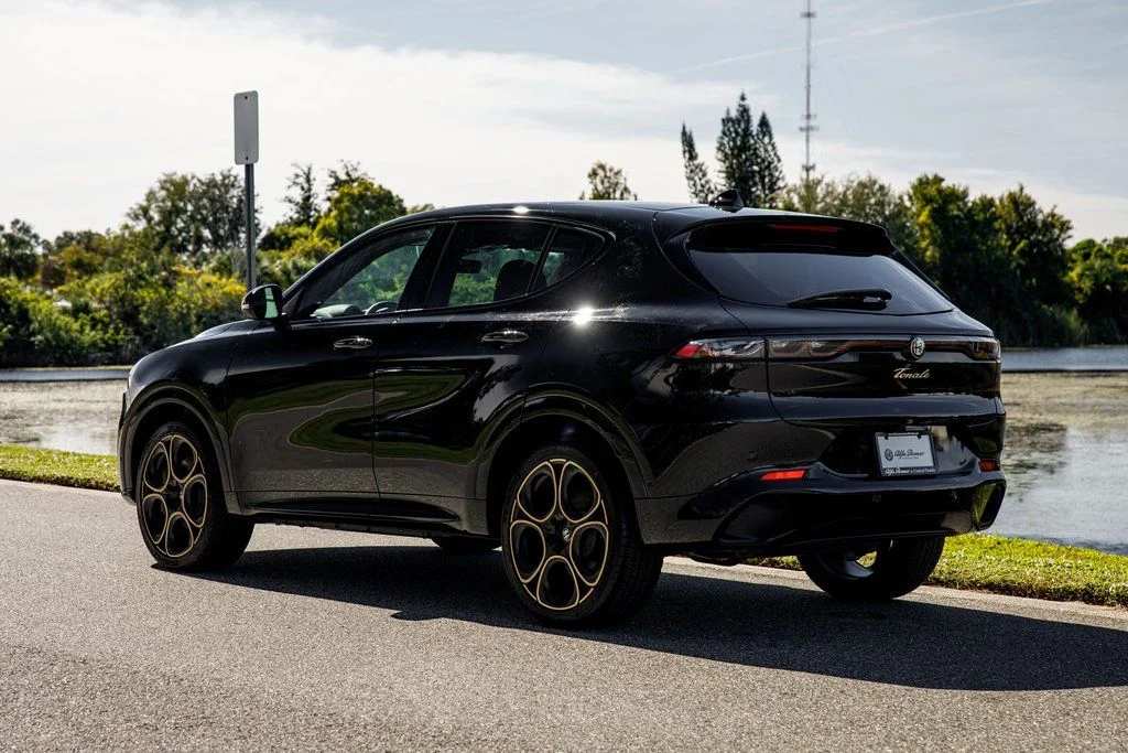 New 2025 Black Alfa Romeo Intensa image 5