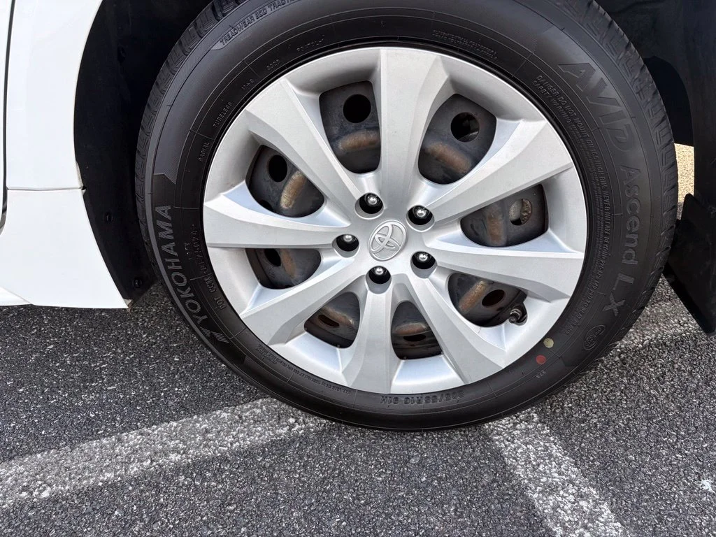 Used 2023 White Toyota LE image 10