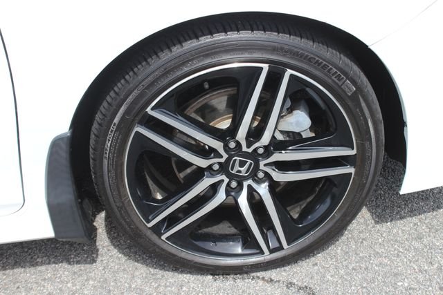 Used 2017 White Honda Touring image 35