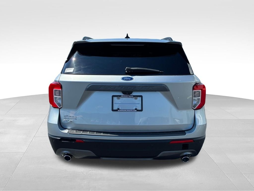 Used 2021 Silver Ford XLT image 3