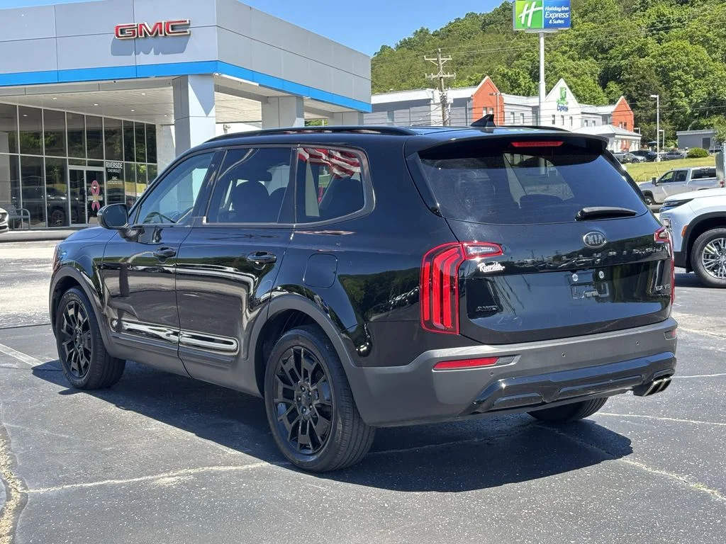 Used 2021 Black Kia EX image 5