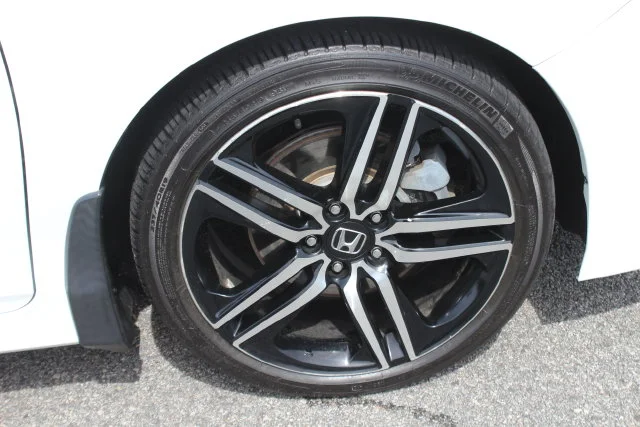 Used 2017 White Honda Touring image 35
