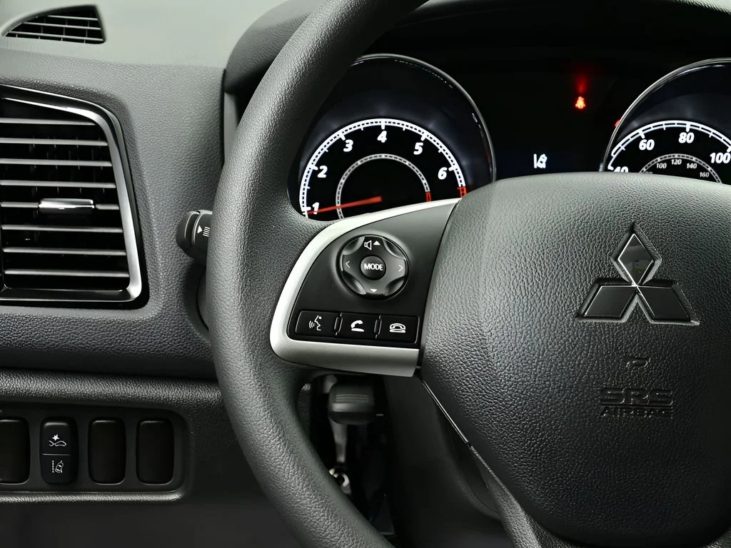 New 2026 Mercury Gray Metallic Mitsubishi S image 10