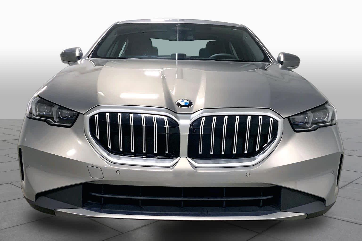 Used 2026 Oxide Grey Metallic BMW 540i xDrive image 3