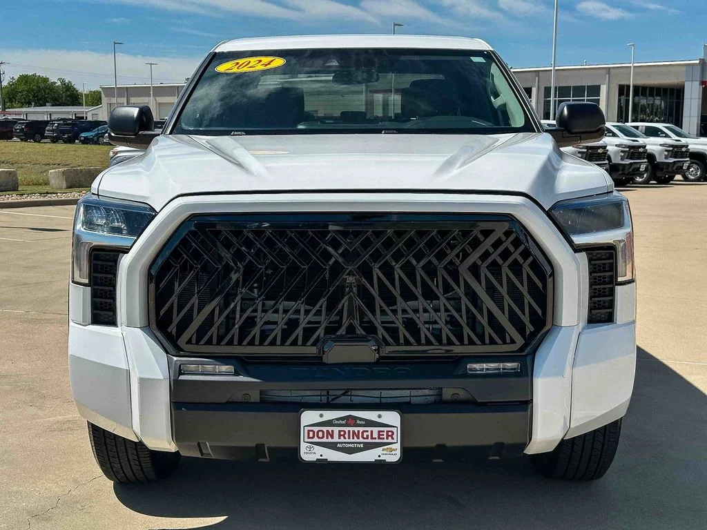 2024 Toyota Tundra SR5 - Photo 8