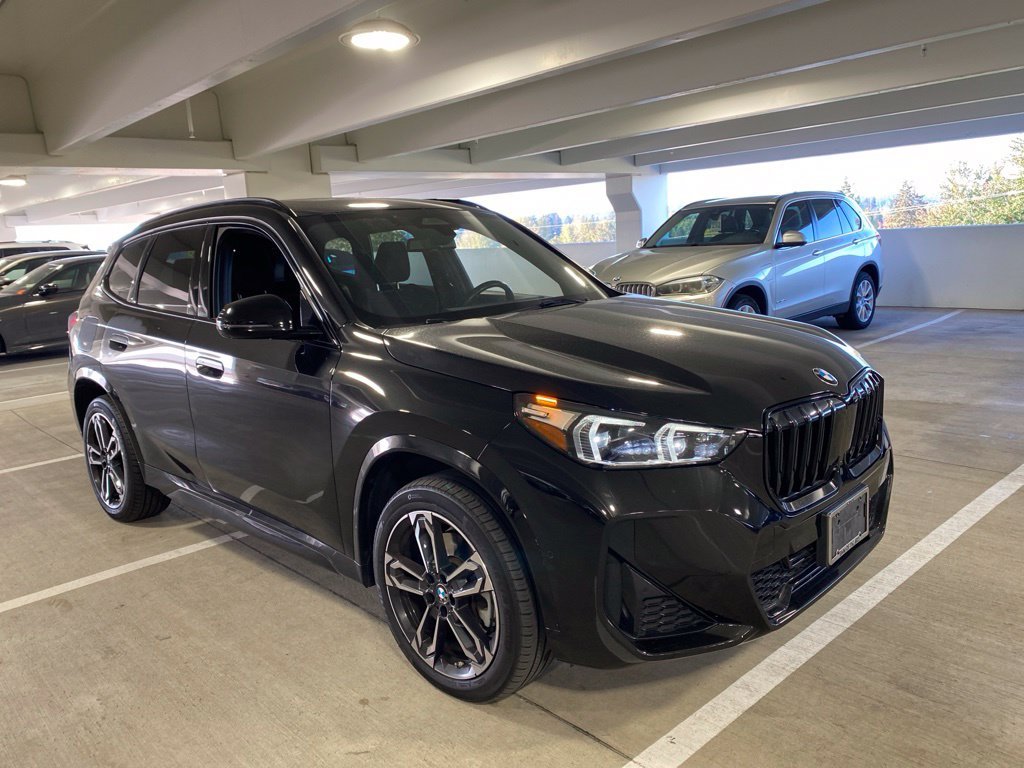 Used 2023 Black Sapphire Metallic BMW xDrive28i image 7