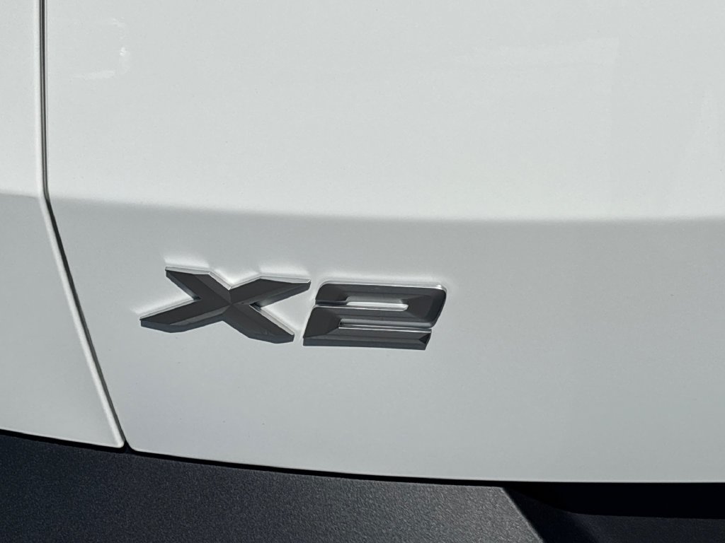 New 2026 Alpine White BMW xDrive28i image 11
