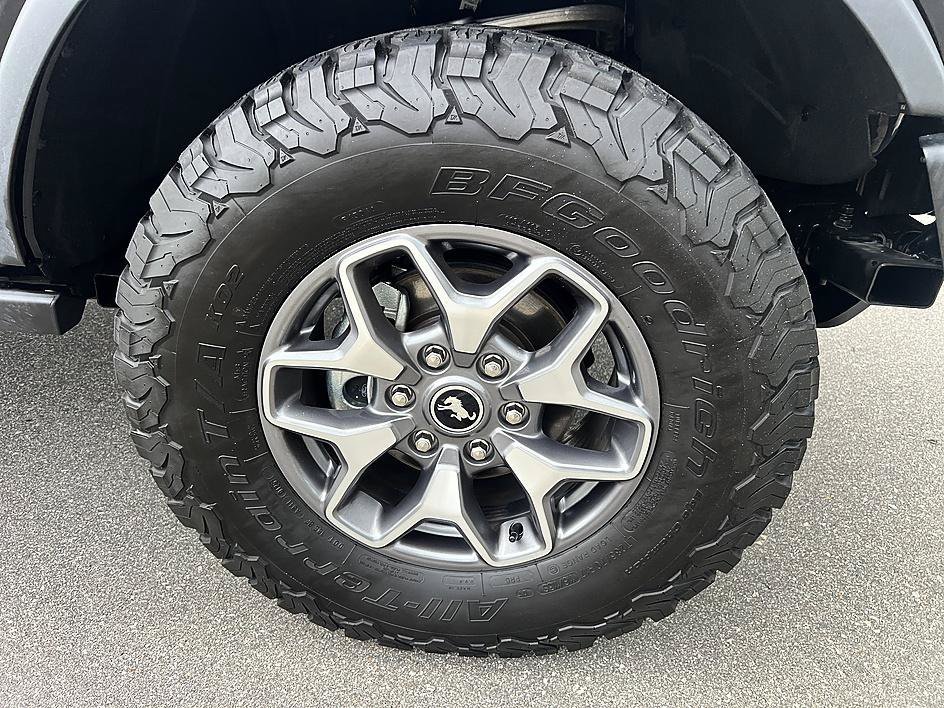 Used 2025 Shadow Black Ford Badlands image 12