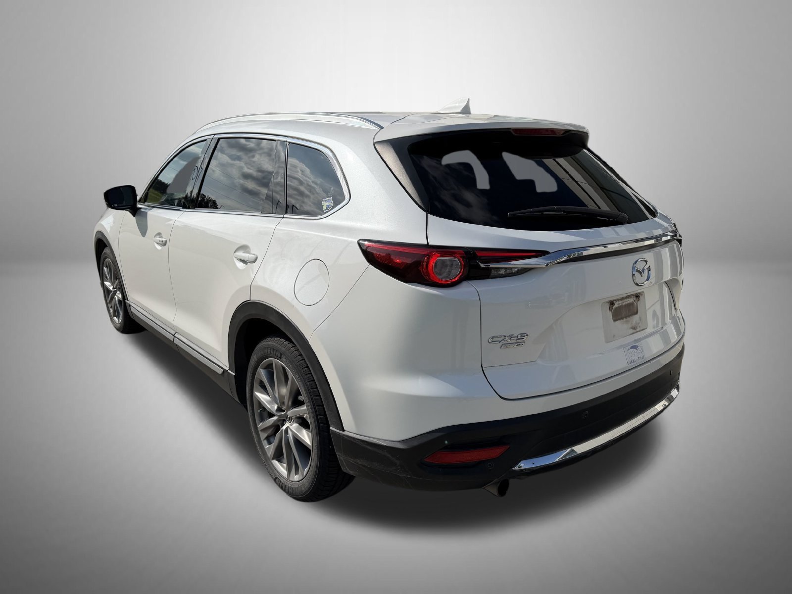 Used 2019 White Mazda Signature image 3