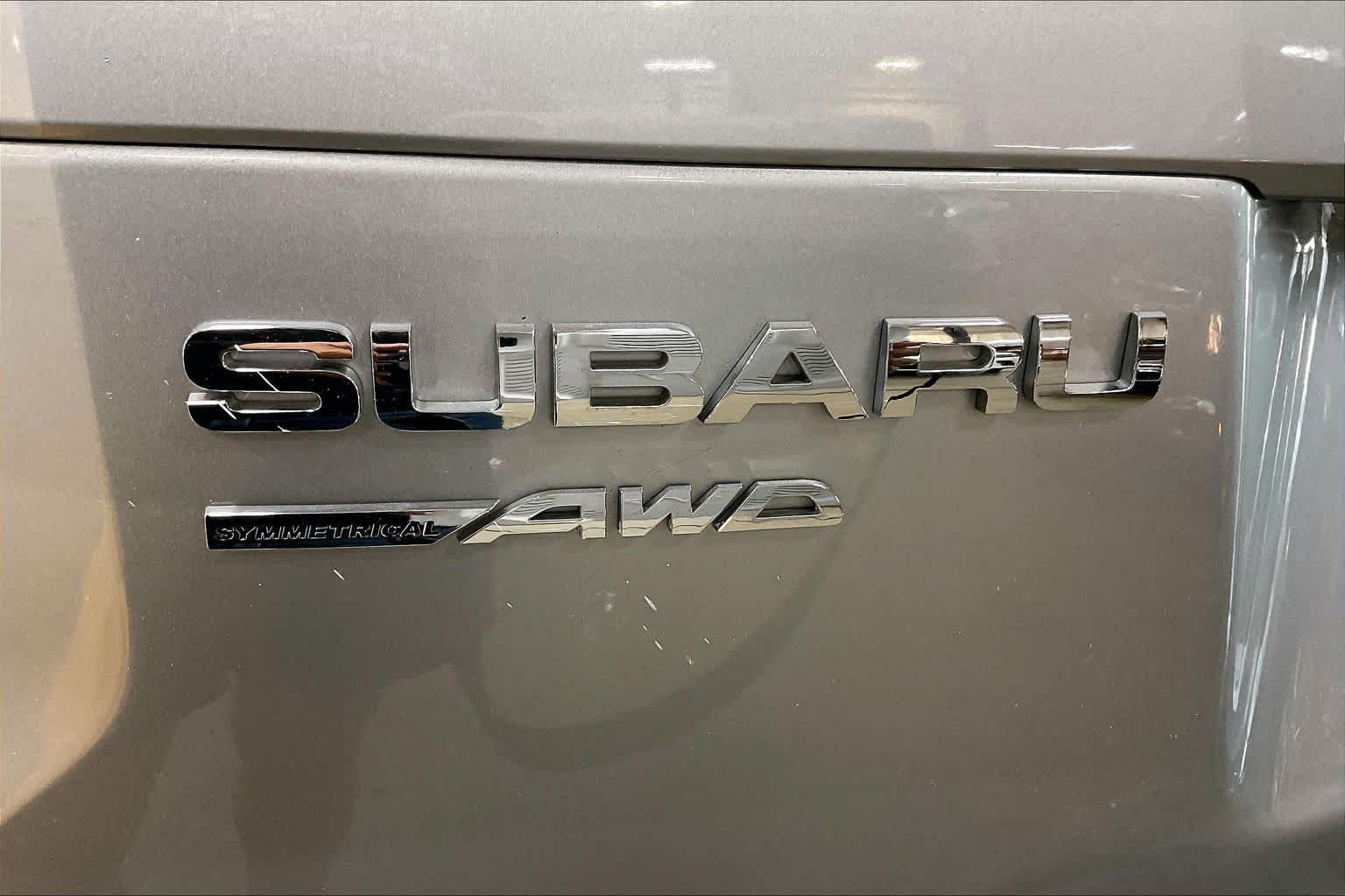 Used 2014 Ice Silver Metallic Subaru 2.5i Premium image 30