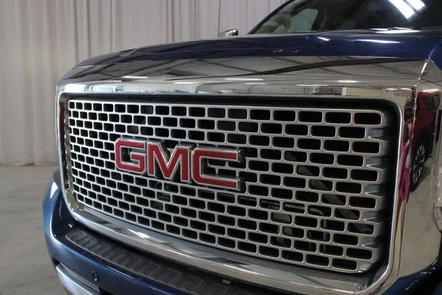 Used 2015 Blue GMC Denali image 32