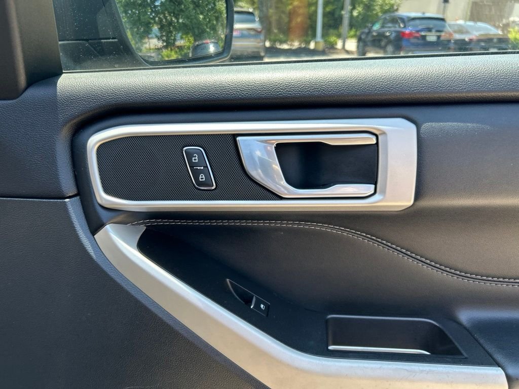Used 2020 Black Ford XLT image 24