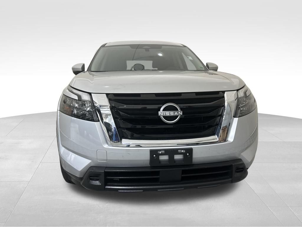 Used 2025 Silver Nissan SV image 16