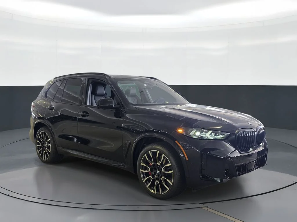 New 2026 Black BMW sDrive40i image 2