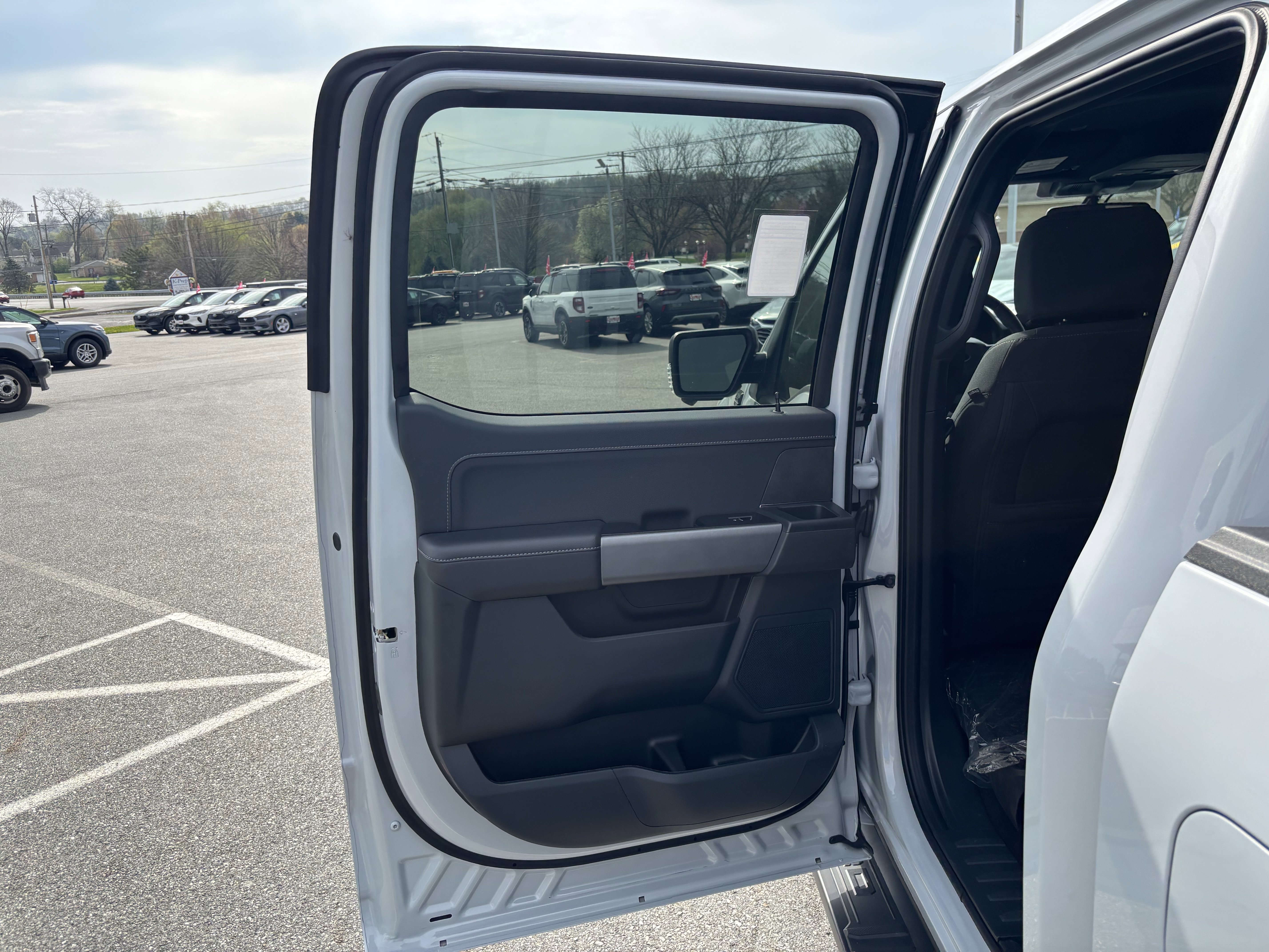 2025 Ford F-150 XLT - Photo 29