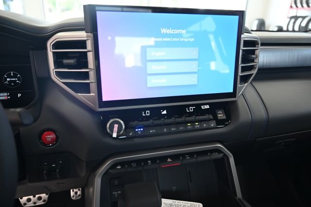 New 2026 Wind Chill Pearl <sup>1</sup> Toyota  Platinum image 15