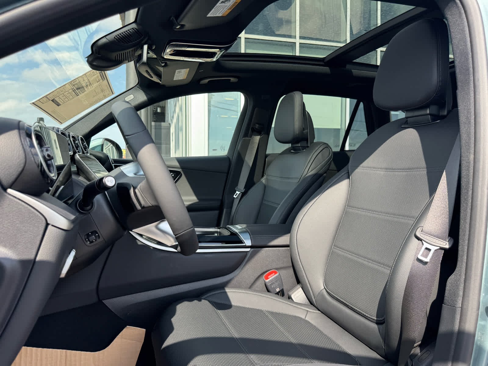New 2026 Verde Silver Metallic Mercedes-Benz GLC 300 image 15