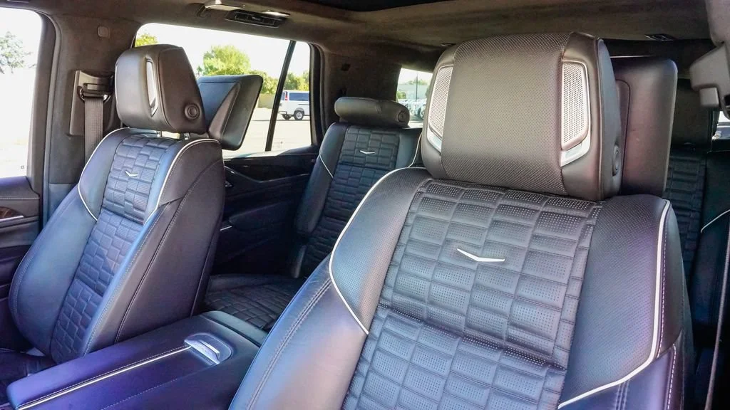 Used 2021 CRYSTAL WHITE TRICOAT Cadillac Sport Platinum image 15