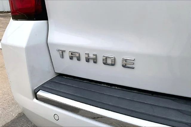 Used 2020 Beige Chevrolet Premier image 23