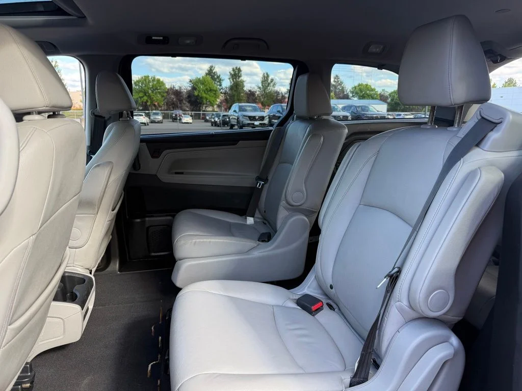 Used 2018 Crystal Black Pearl Honda EX-L image 19