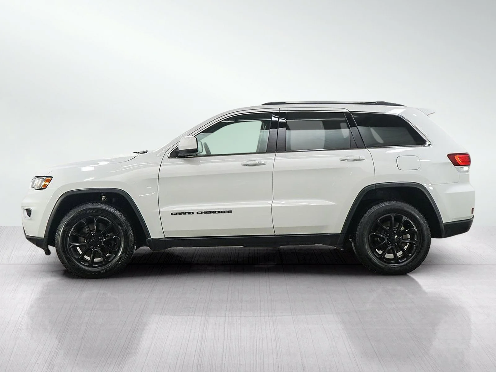 Used 2021 Jeep Grand Cherokee Laredo X with VIN 1C4RJFAG1MC797138 for sale in Burnsville, Minnesota