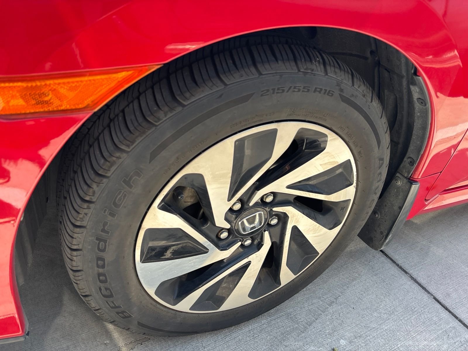 Used 2019 Rallye Red Honda LX image 9