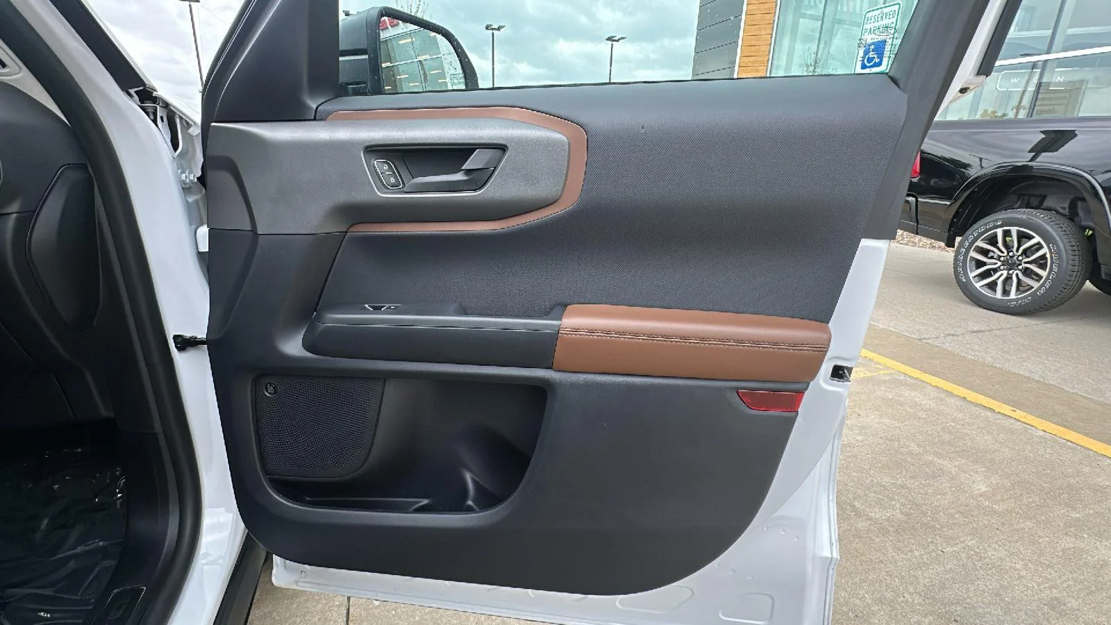 Used 2025 Oxford White Ford Outer Banks image 30