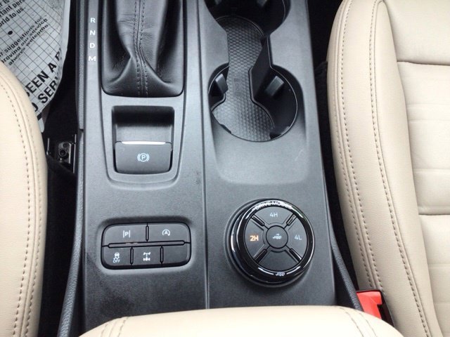 Certified Used 2025 Carbonized Gray Metallic Ford Lariat image 20