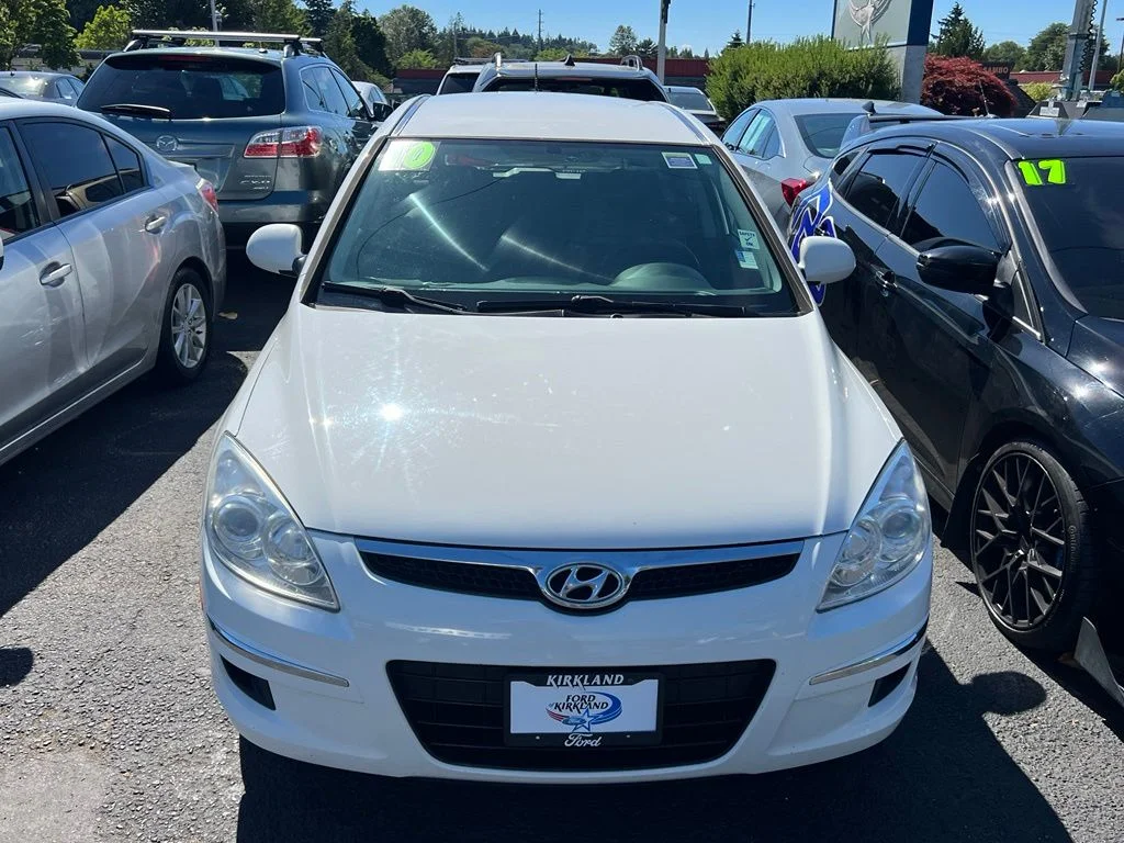 Used 2010 Polar White Hyundai GLS image 5