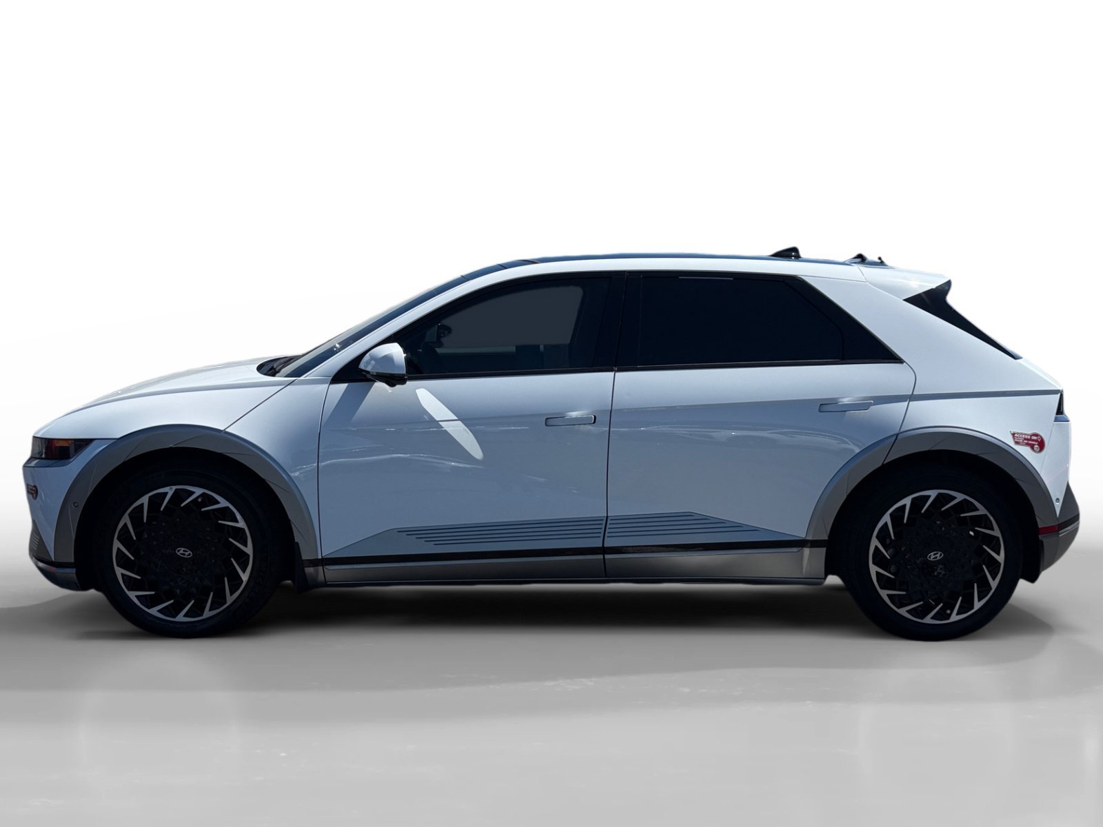 Used 2023 White Hyundai Limited image 2