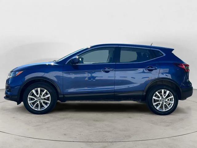 Used 2021 Caspian Blue Metallic Nissan S image 2