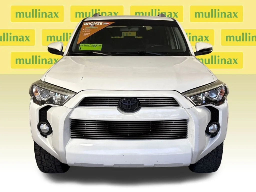Used 2015 White Toyota SR5 image 15