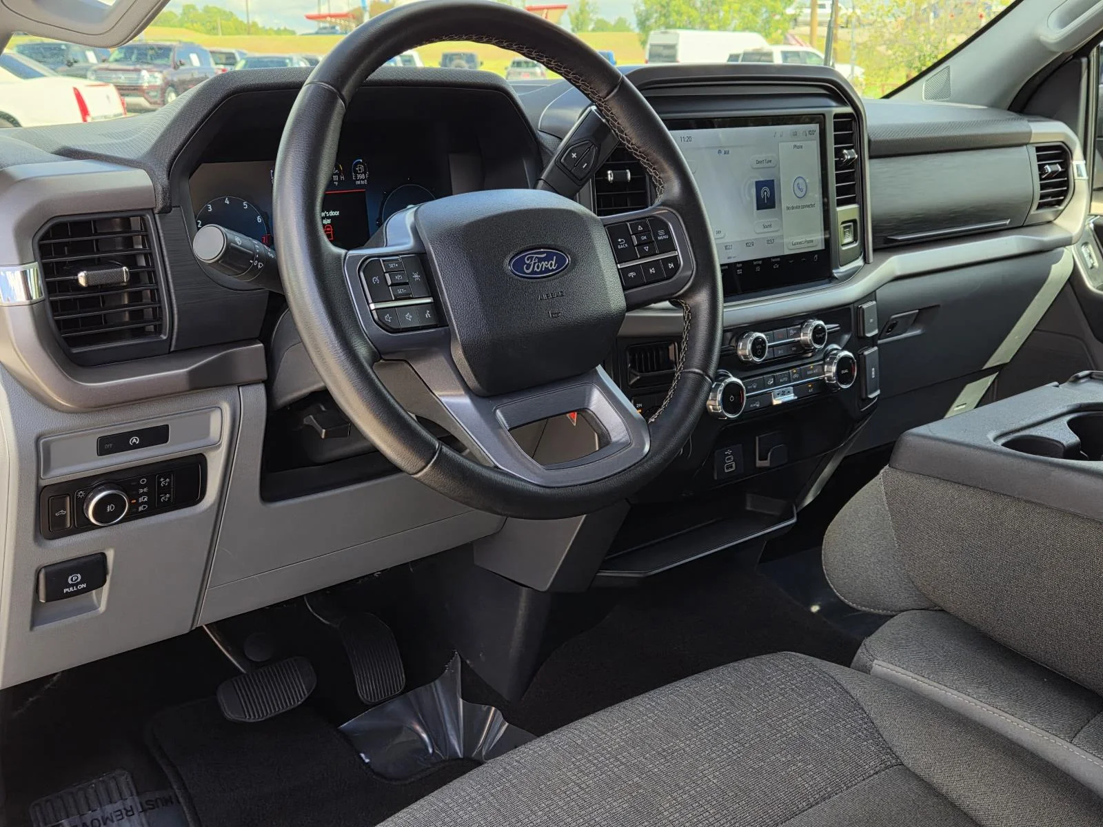 Used 2025 Oxford White Ford XLT 4WD SuperCrew 5.5