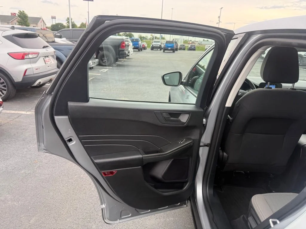 Used 2022 Silver Ford S image 32