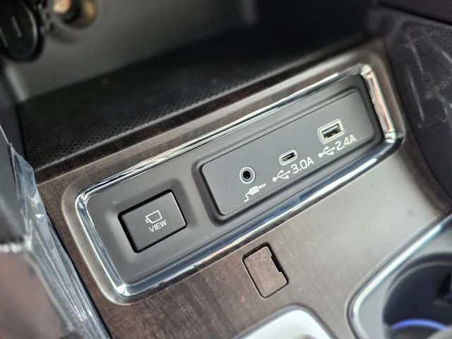 New 2026 ICE SILVER METALLIC Subaru Touring 7-Passenger image 32
