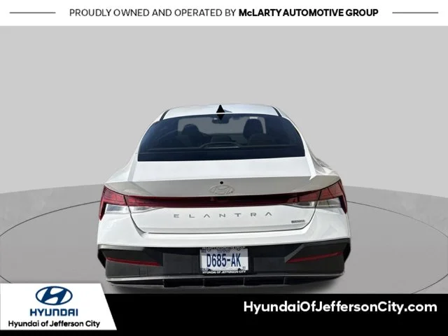 Used 2025 White Hyundai Blue image 6