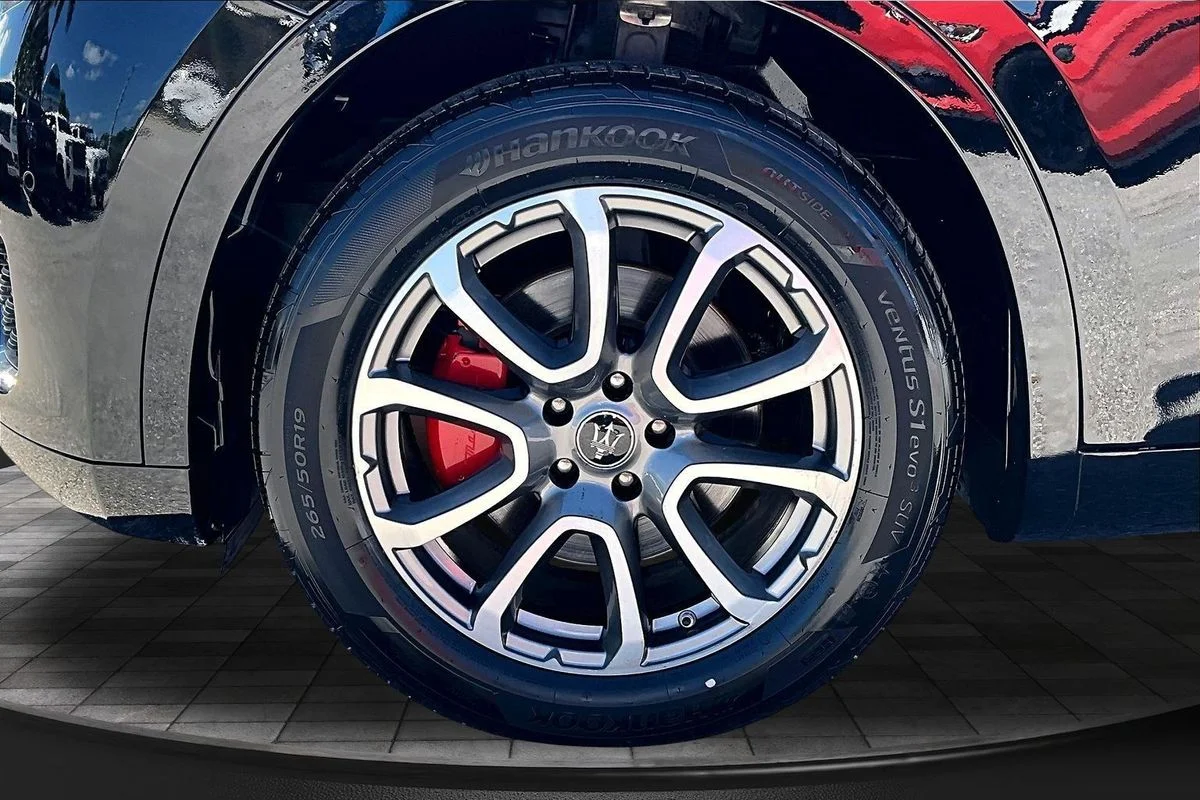 Used 2021  Maserati  image 36