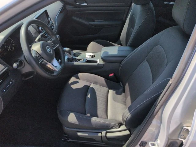 Used 2022 Silver Nissan 2.5 S image 14