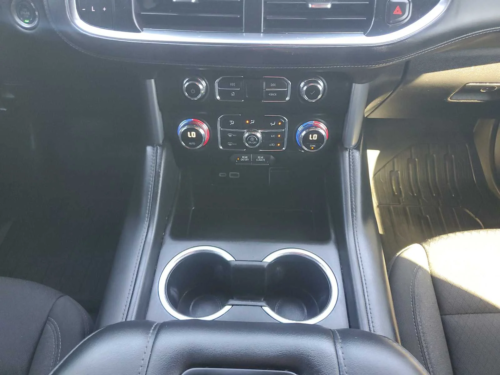 Used 2024 Sterling Metallic GMC SLE image 18