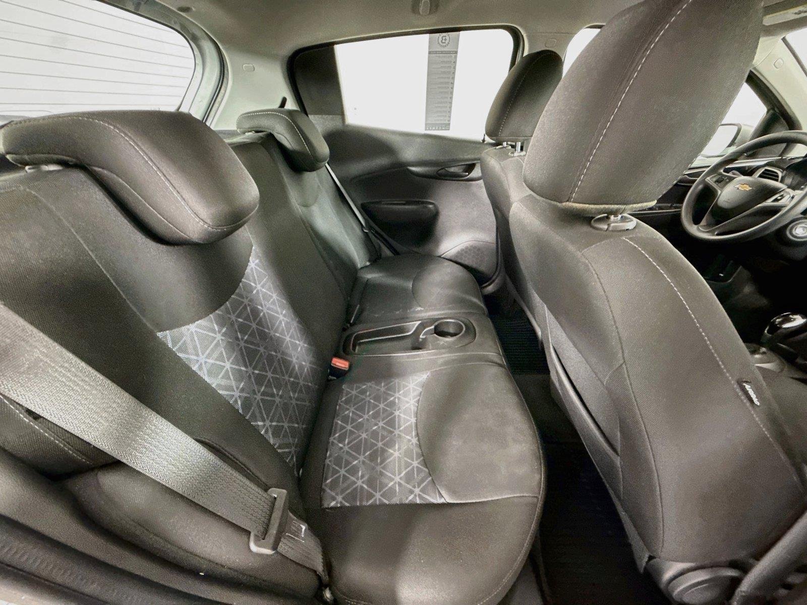 Used 2021 Silver Ice Chevrolet 1LT image 31