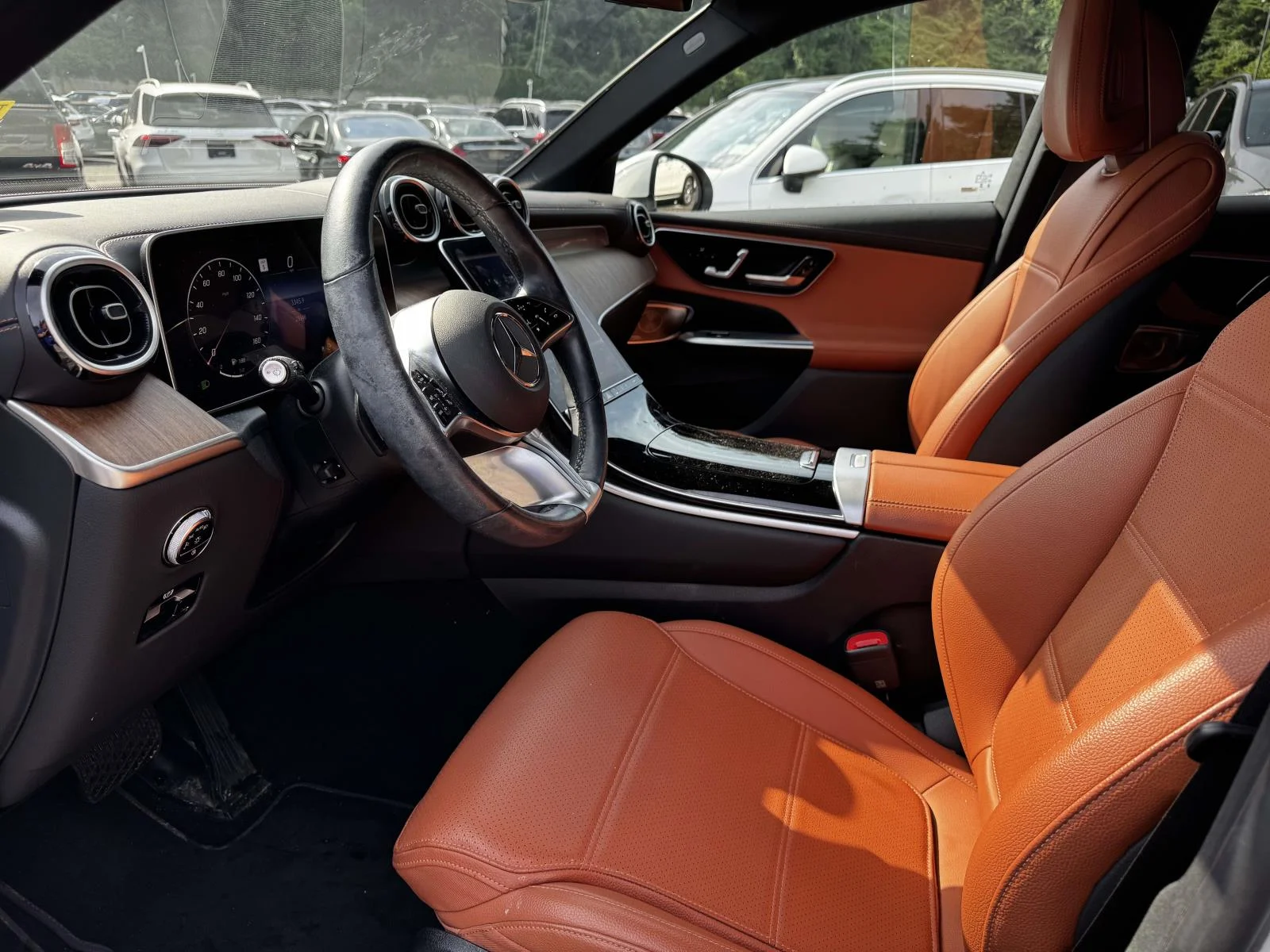 Used 2023  Mercedes-Benz GLC 300 image 5