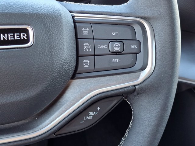 New 2026 Baltic-Gray Metallic Clear-Coat Exterior Paint Jeep Limited Altitude image 22