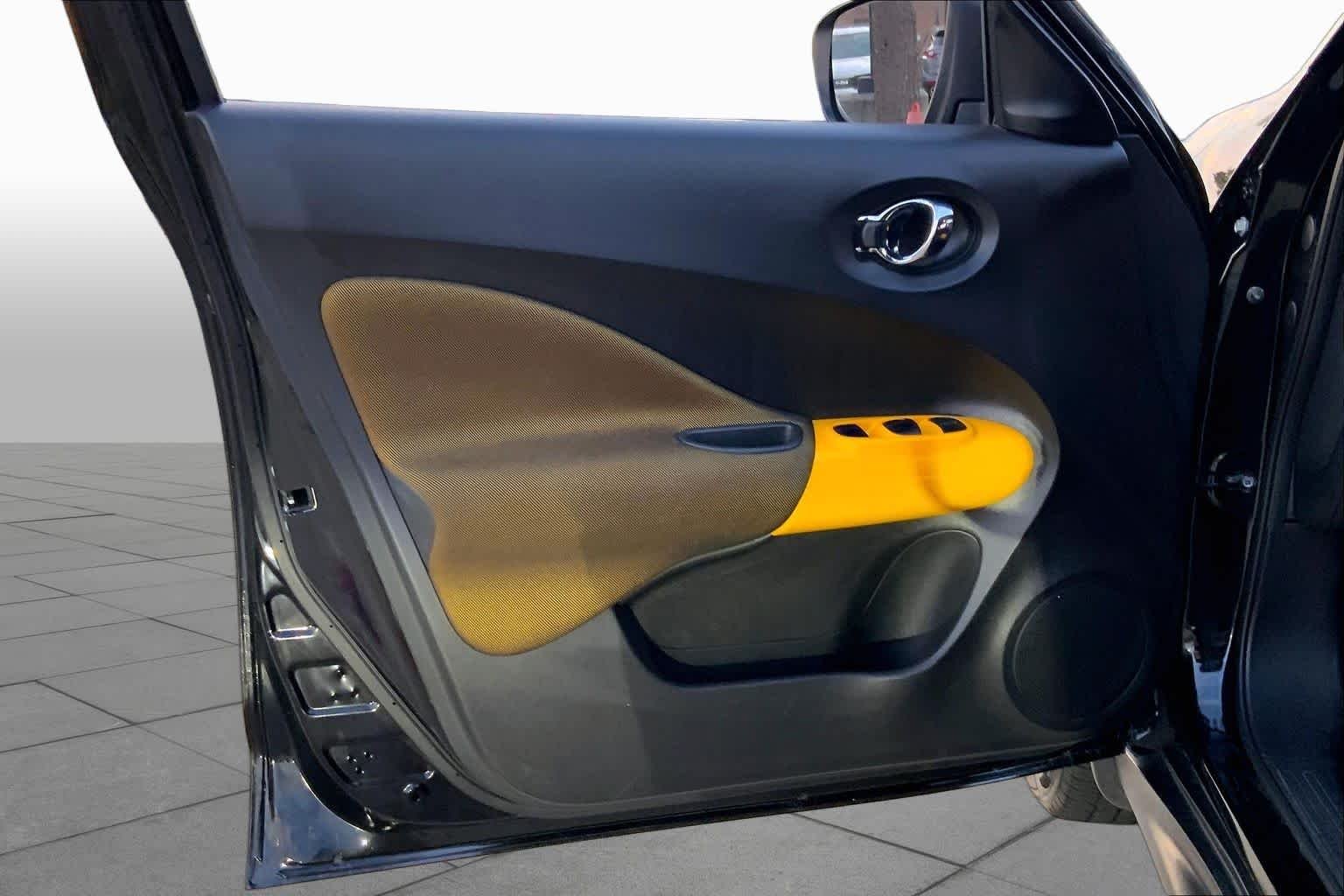 Used 2016 Super Black Nissan SV image 22
