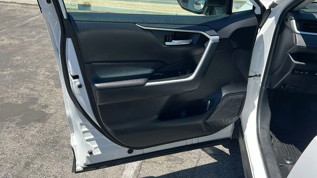Used 2021 Super White Toyota XLE image 10