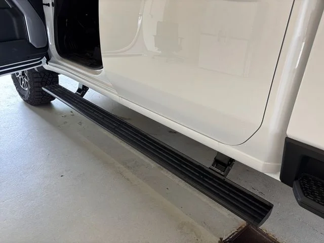 New 2026 White GMC AT4X image 17