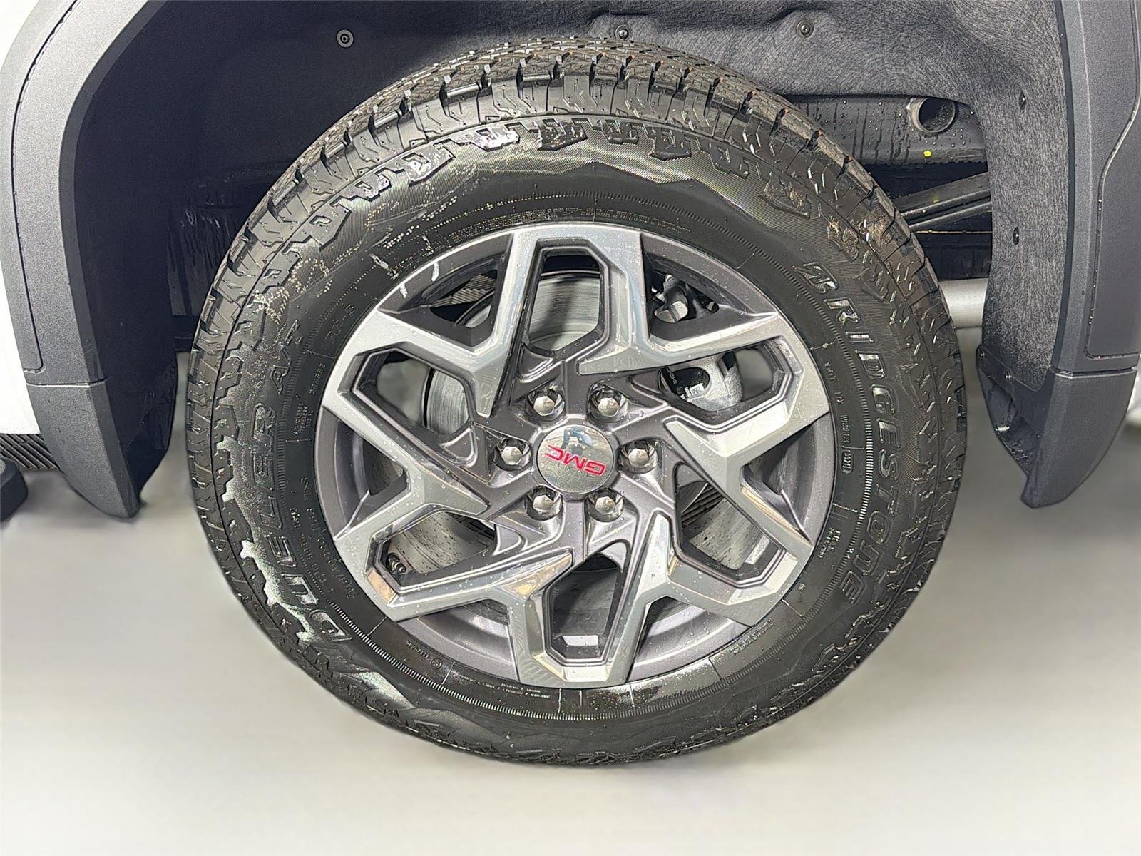 New 2026 Glacier White Tricoat GMC SLT image 33