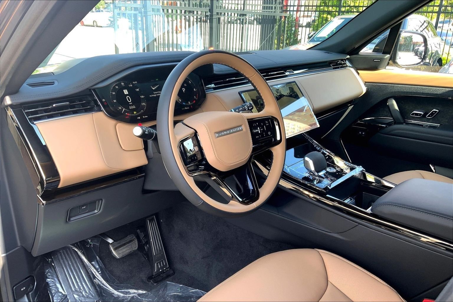 New 2026 Charente Grey Land Rover Dynamic SE image 8
