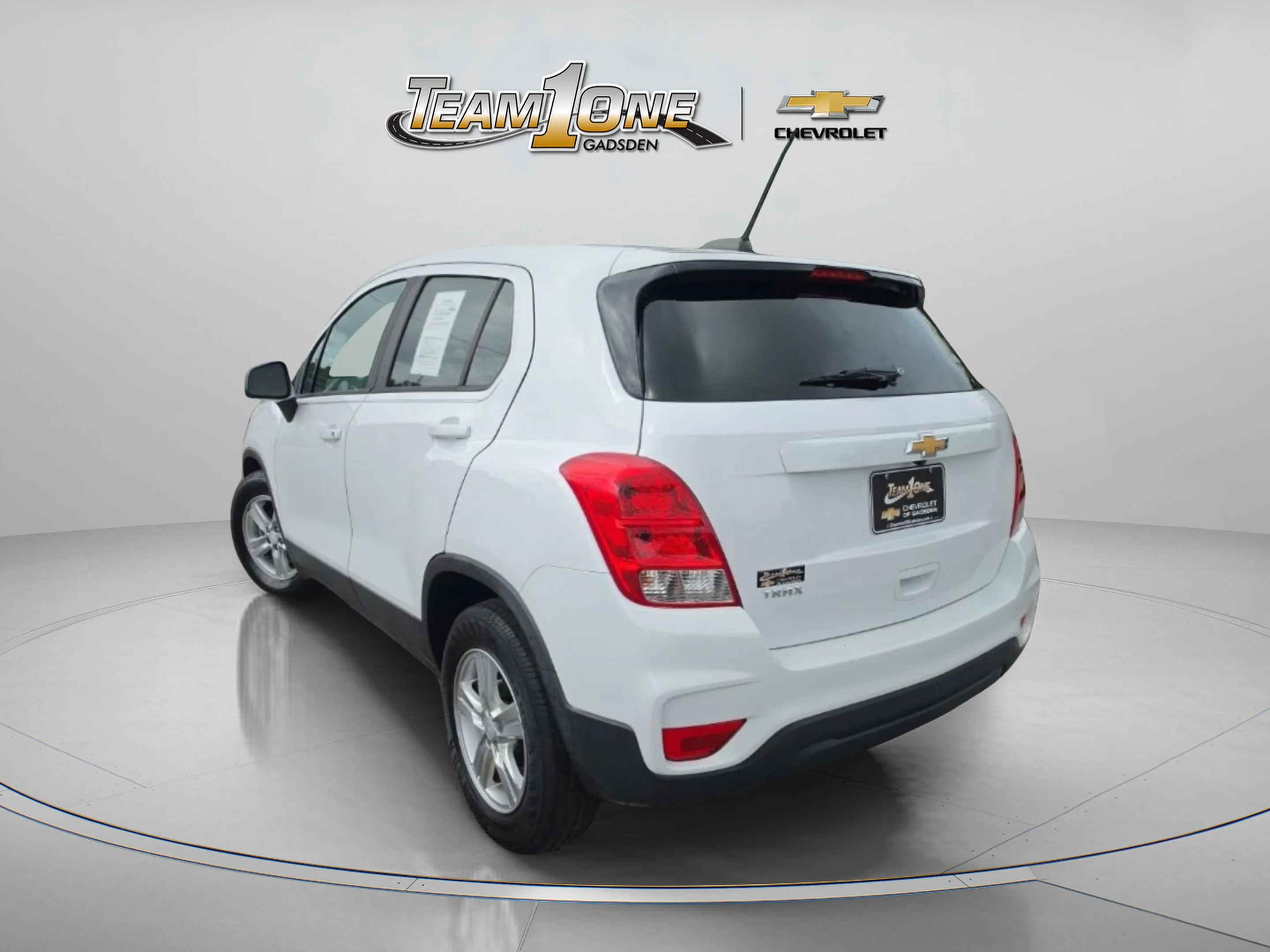 Used 2020 SUMMIT WHITE Chevrolet LS image 5