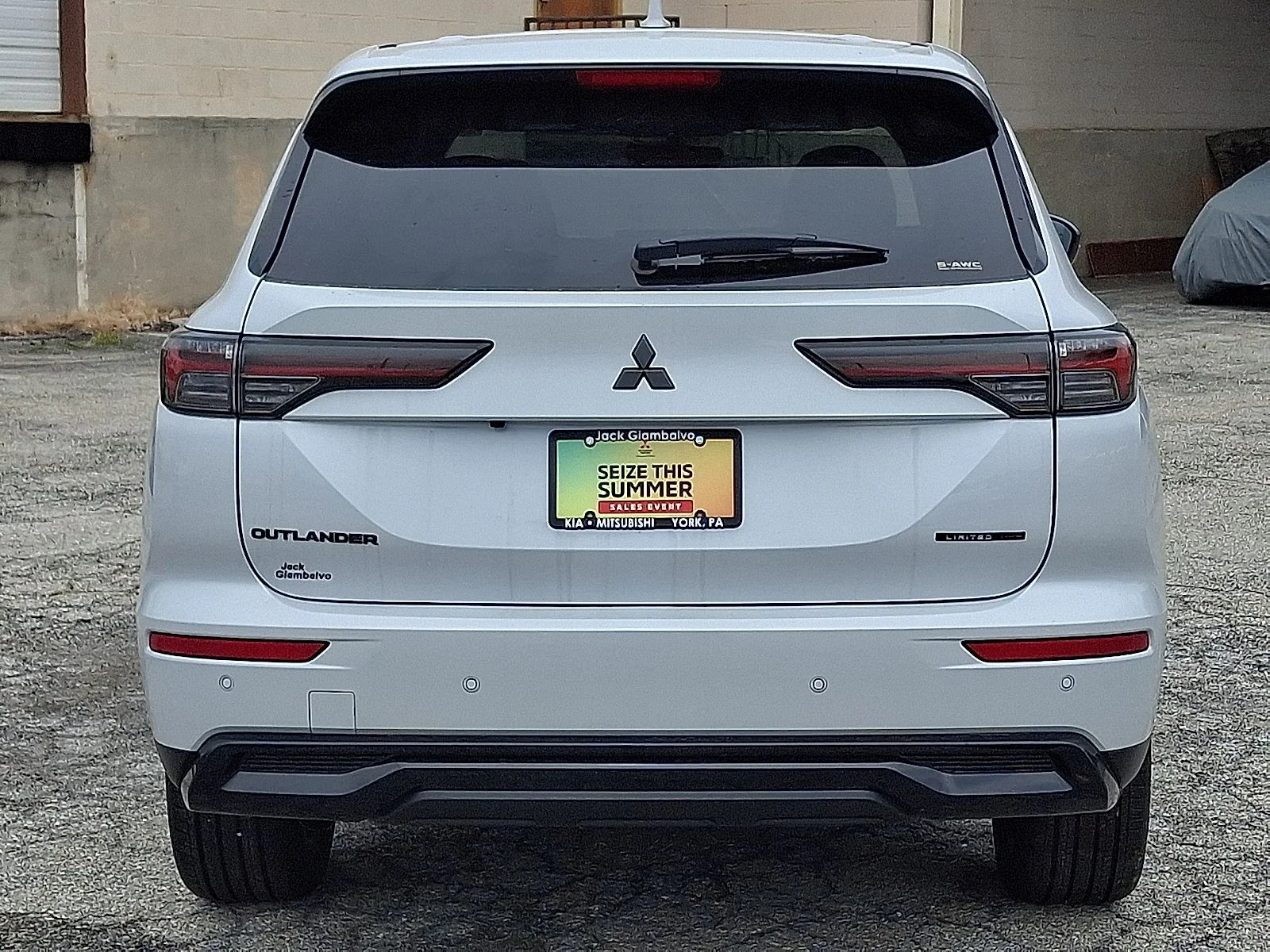 New 2026 White Mitsubishi LE image 7
